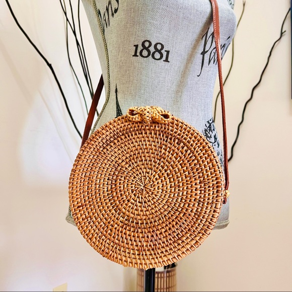 Handwoven Round Rattan Sling/Shoulder Bag - Picture 3 of 10